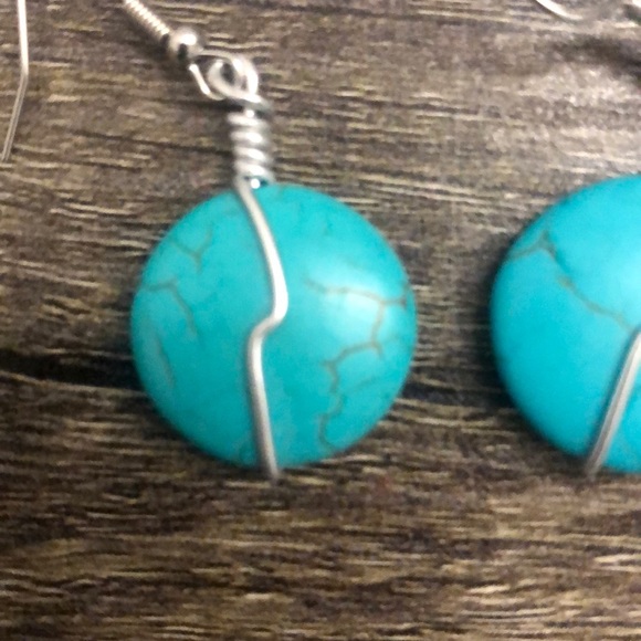 Earrings - Picture 5 of 6